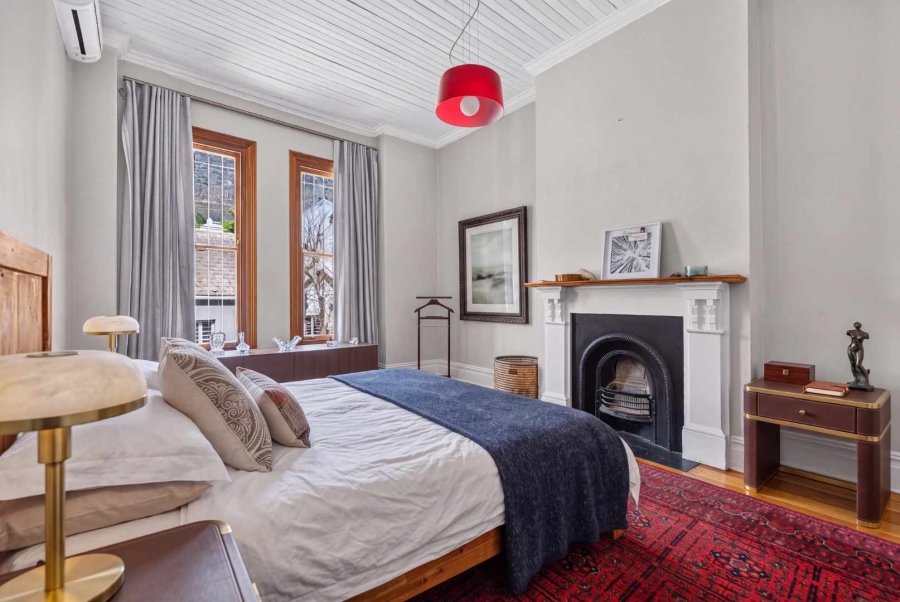 7 Bedroom Property for Sale in Oranjezicht Western Cape